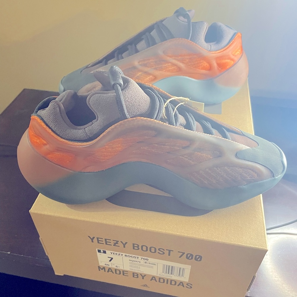 Yeezy 700 V3 “Copper Fade”